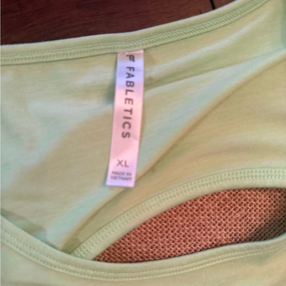 Fabletics Light Green Crop Top - Picture 3 of 3